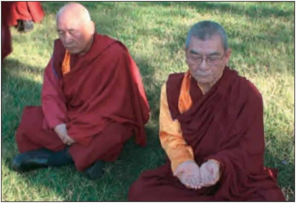 正在修法的祿東贊法王