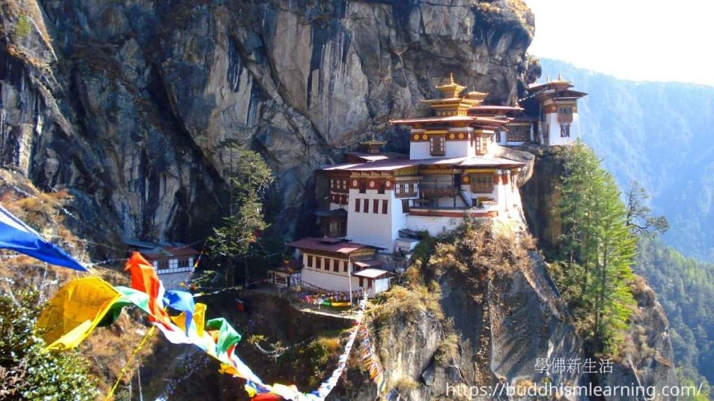 走進寺廟，面對助印經書、籌款建廟與法會活動，能“一捐了之”嗎？